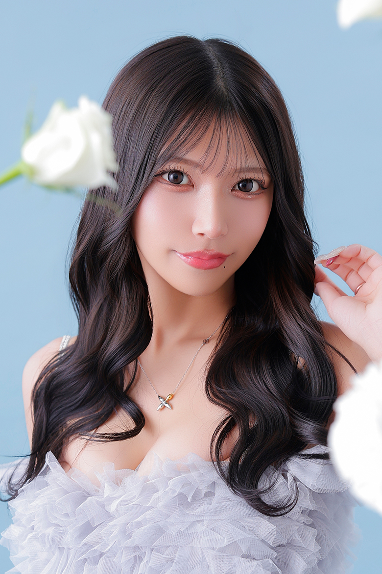 楪 あやめ（AYAME YUZURIHA）ROYAL GARDEN